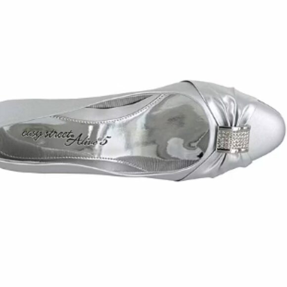 NWT Easy Street Alive 5 Round Block Heel Pumps Eloise - Silver Satin 7M - Picture 5 of 6